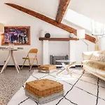 Spianata Di Castelletto, 5-Bed Elegant Attic In The Historic Center Of Genoa