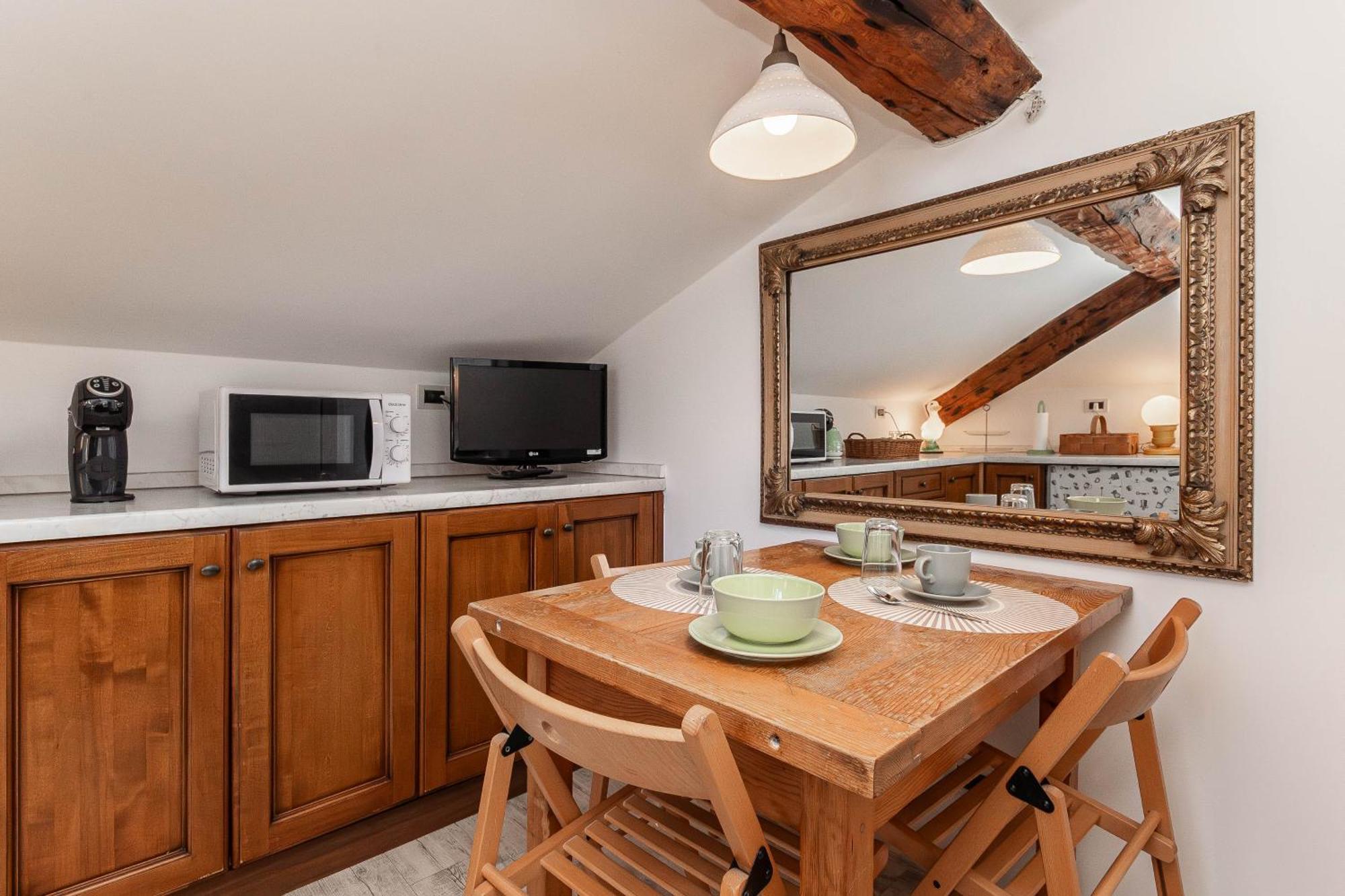 Spianata Di Castelletto, 5-bed Elegant Attic In The Historic Center Of Appartamento
