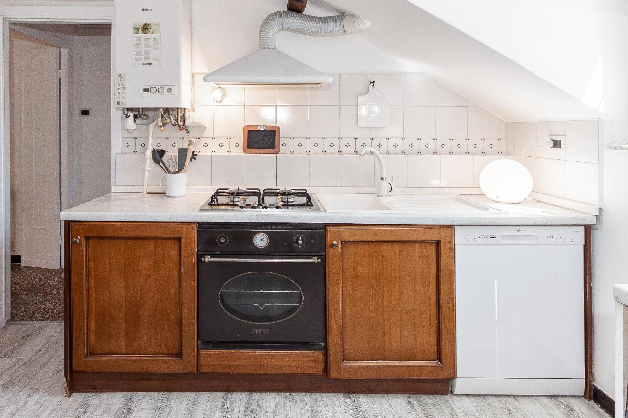 Spianata Di Castelletto, 5-bed Elegant Attic In The Historic Center Of *