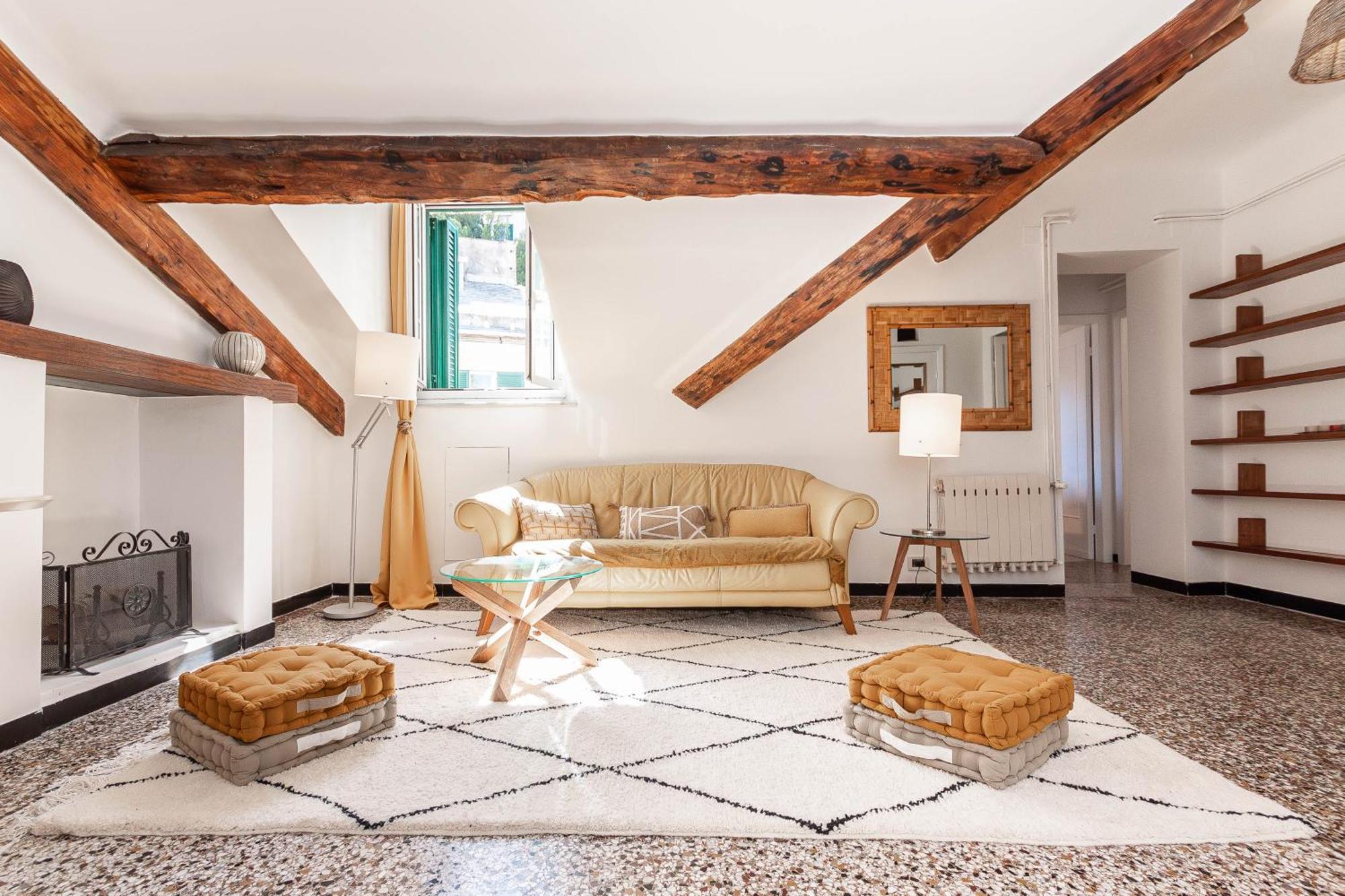 Spianata Di Castelletto, 5-bed Elegant Attic In The Historic Center Of Apartment