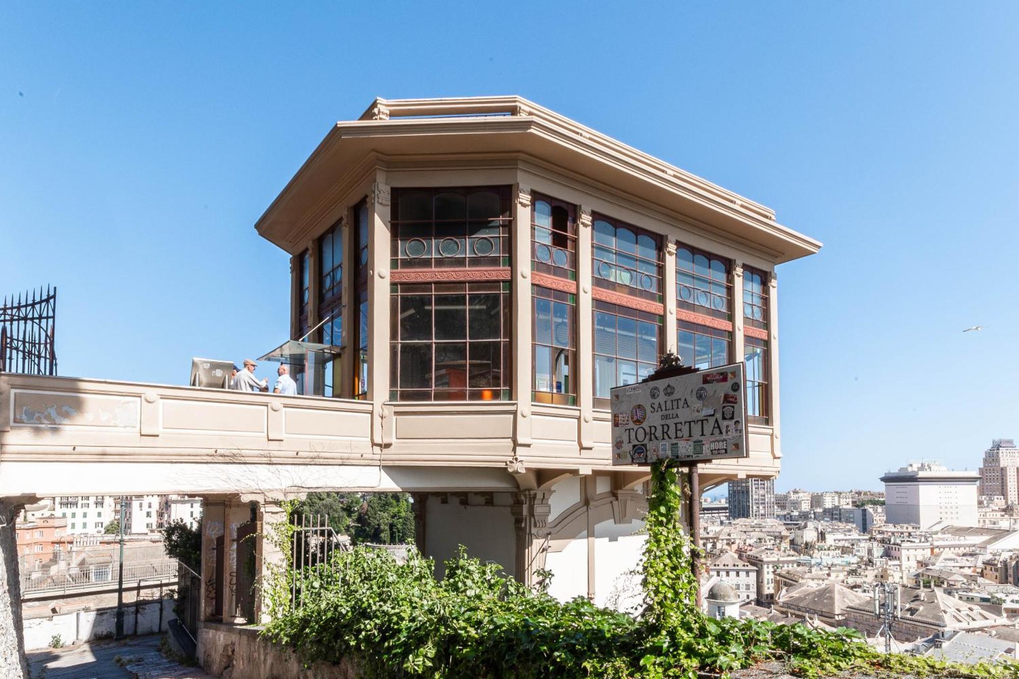 Apartment Spianata Di Castelletto, 5-bed Elegant Attic In The Historic Center Of Genua