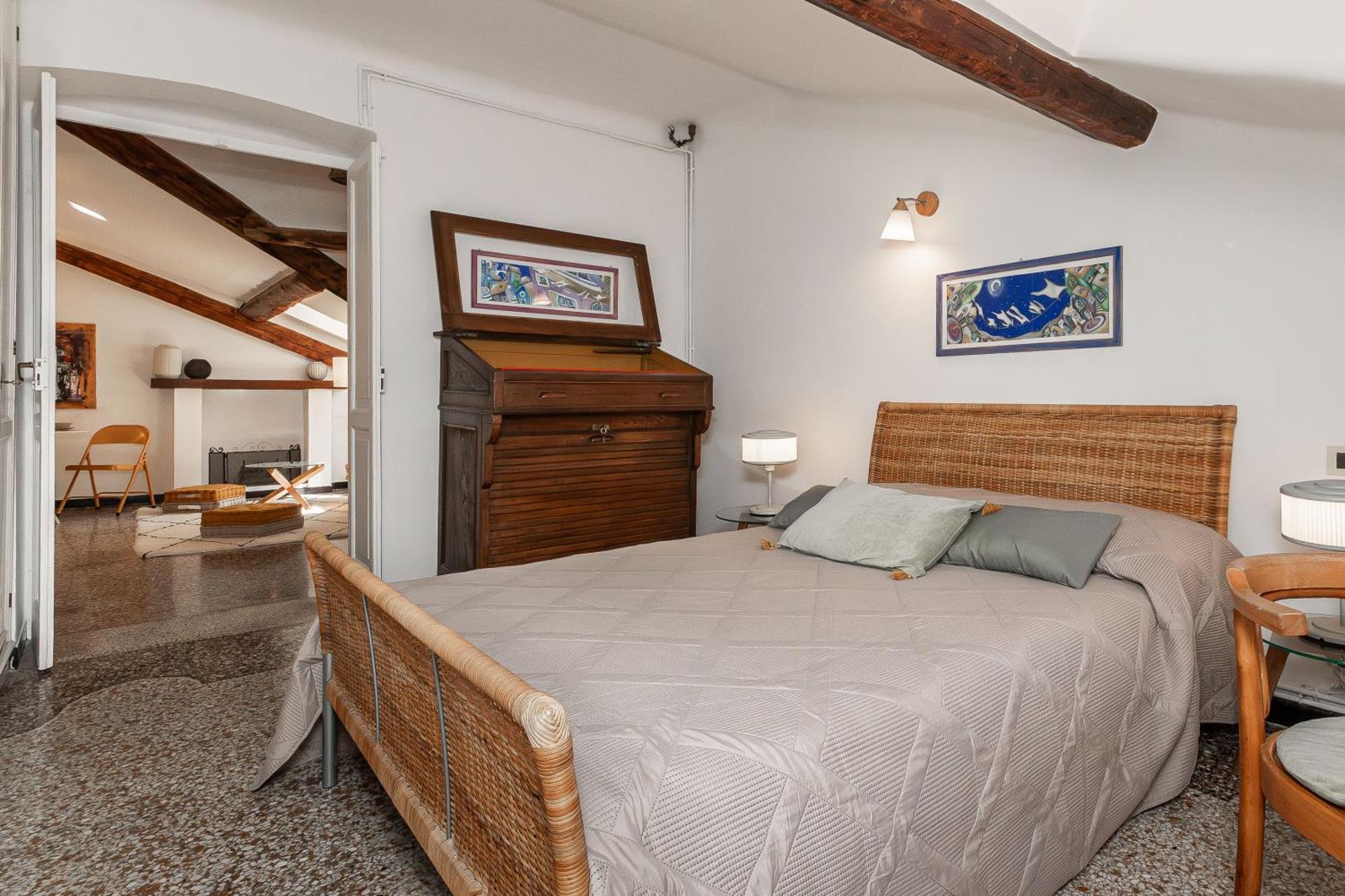 Spianata Di Castelletto, 5-bed Elegant Attic In The Historic Center Of Apartment