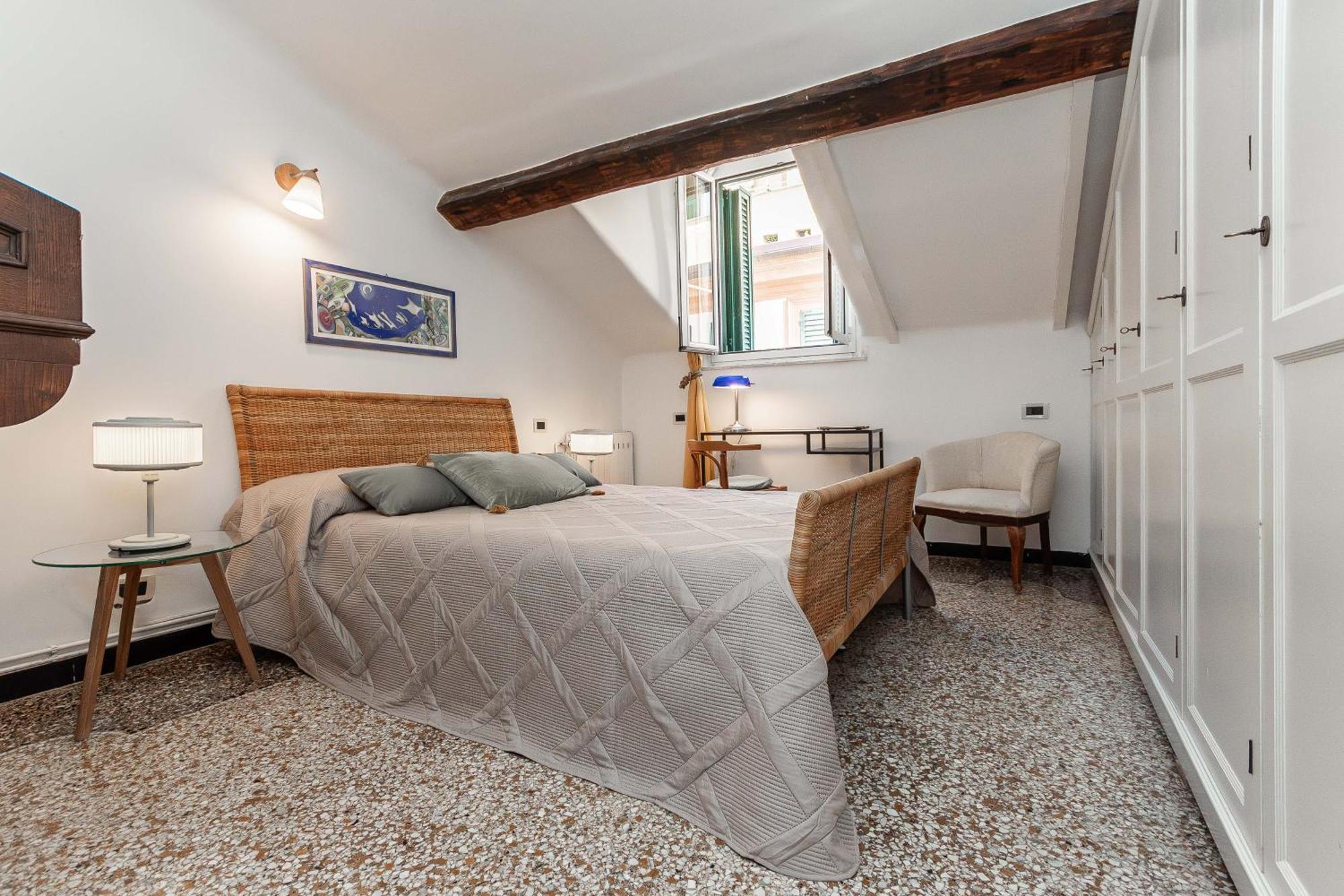 Apartment Spianata Di Castelletto, 5-bed Elegant Attic In The Historic Center Of Genua