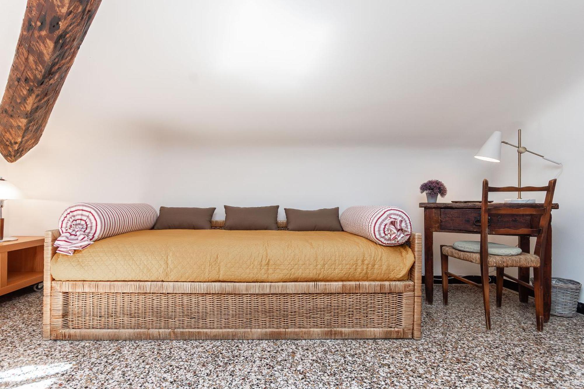 Apartment Spianata Di Castelletto, 5-bed Elegant Attic In The Historic Center Of