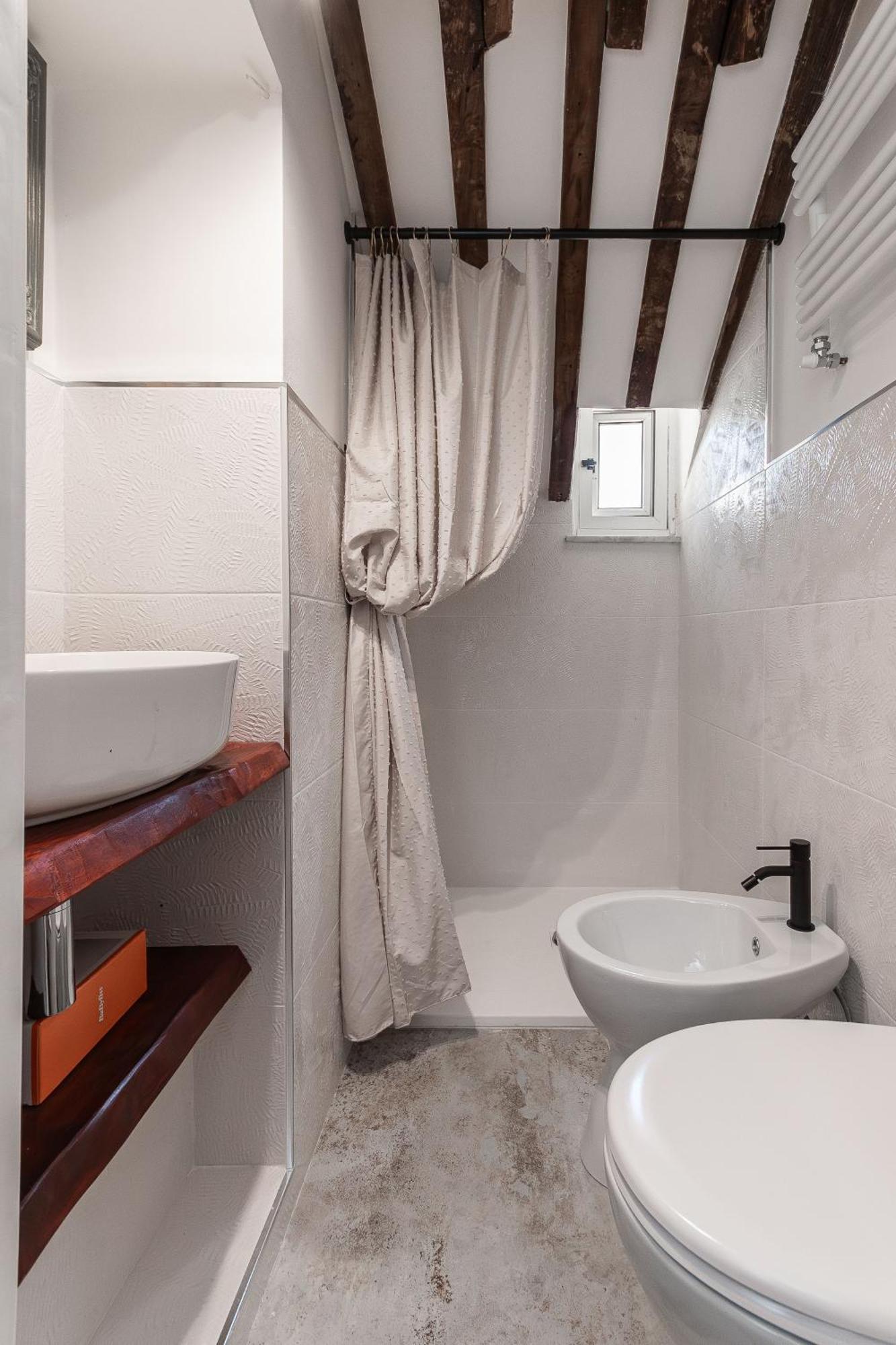 Spianata Di Castelletto, 5-bed Elegant Attic In The Historic Center Of Apartment
