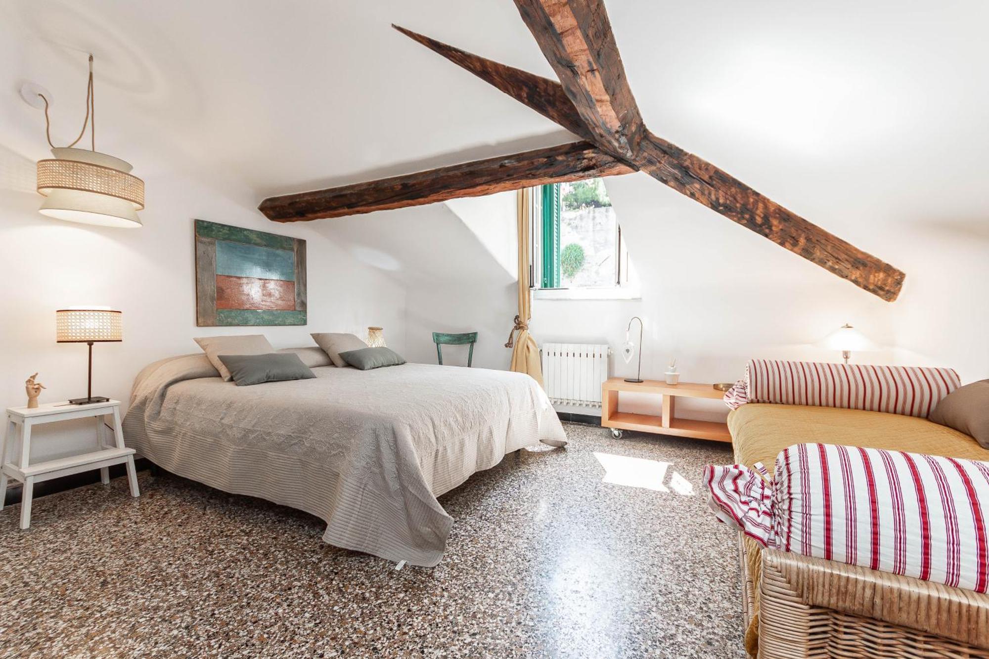 Spianata Di Castelletto, 5-bed Elegant Attic In The Historic Center Of